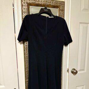 Tahari - size 6, navy short sleeve dress